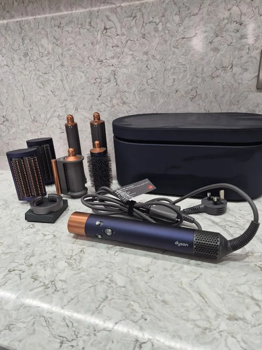 Dyson Air Wrap - Image 1