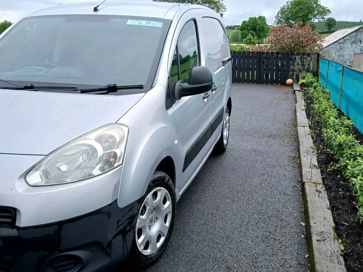 Van - Image 2