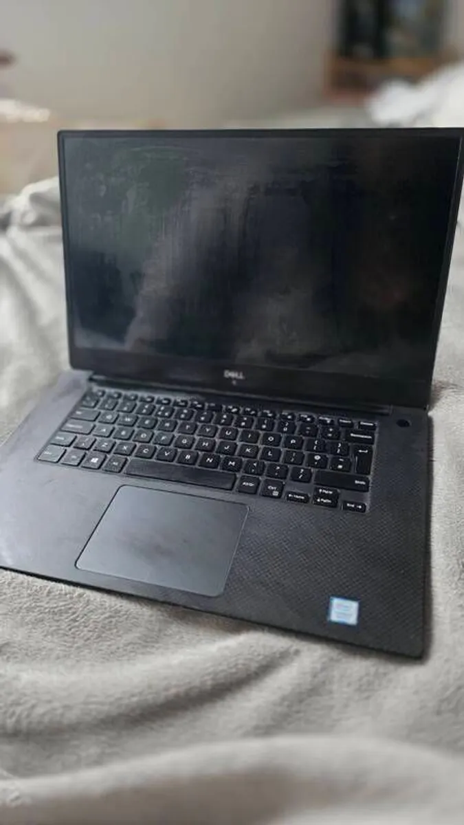 Dell XPS 15 9570 missing hard drive and motherboard. - Image 1