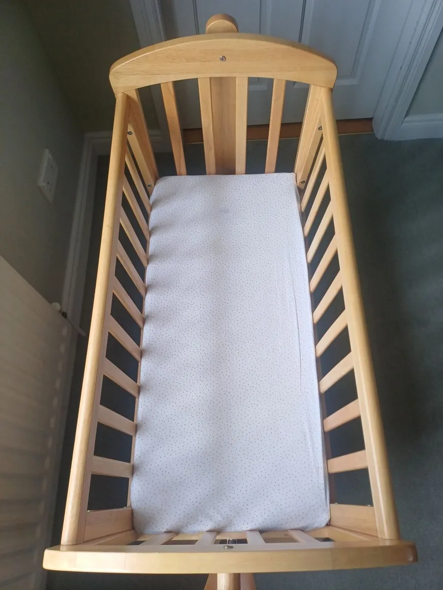 Mamas & Papas wooden baby cot - Image 2