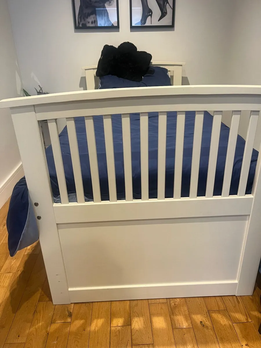 Bed - Image 2