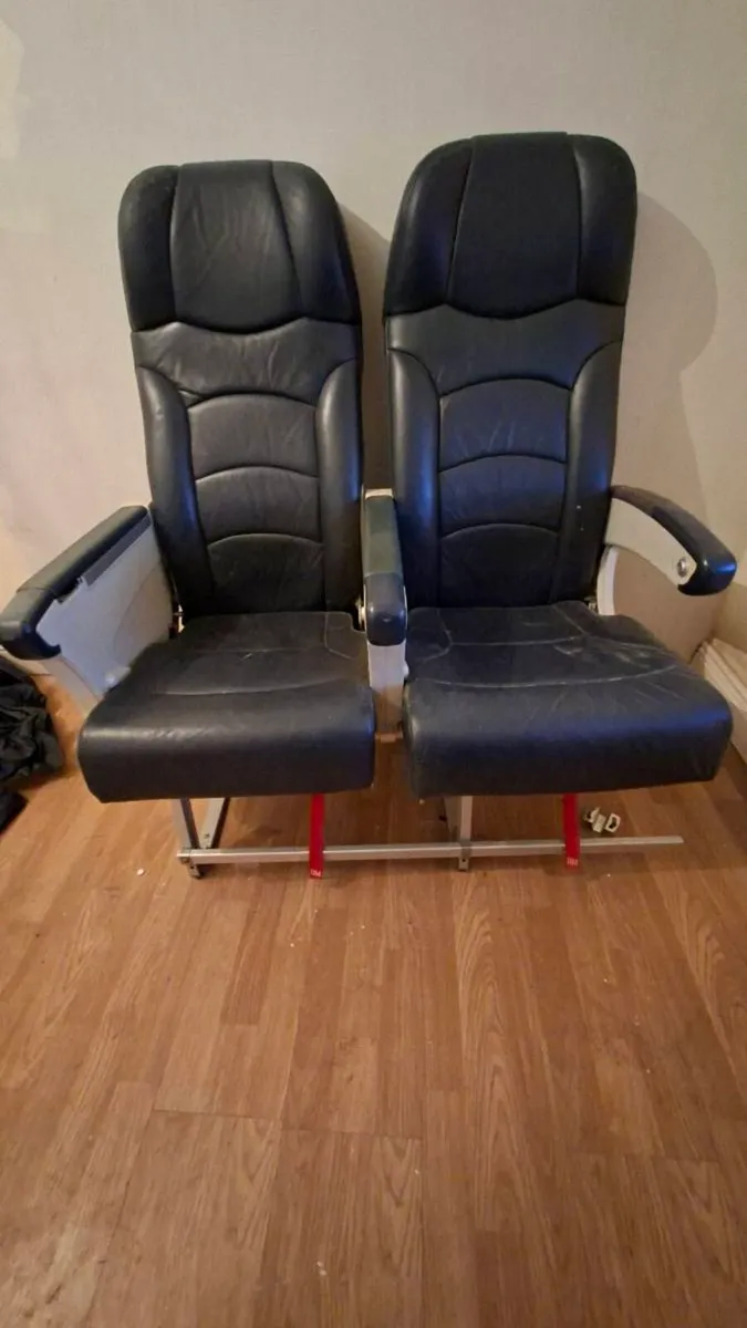 Airplane seats