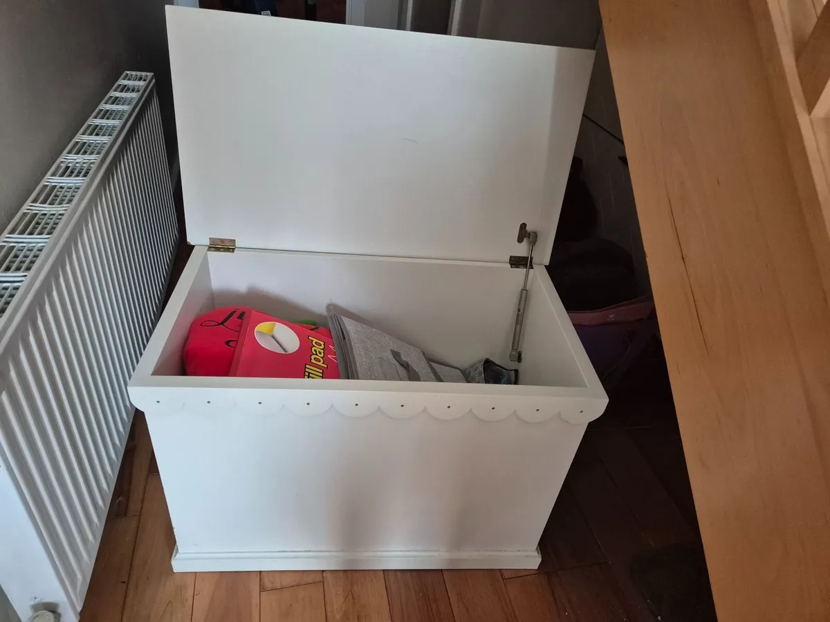Blanket box/storage box - Image 1