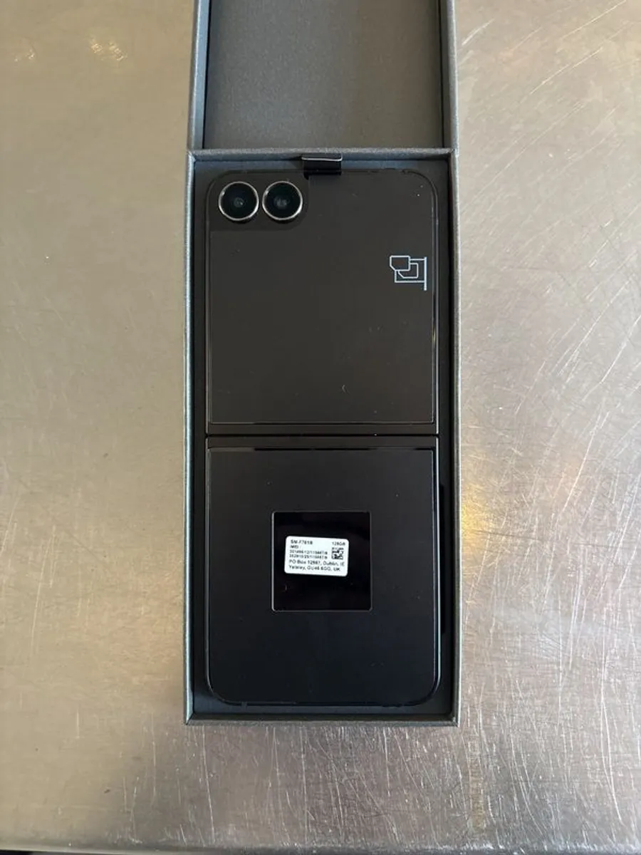 Samsung Galaxy Flip 7 FE 128GB - Image 3