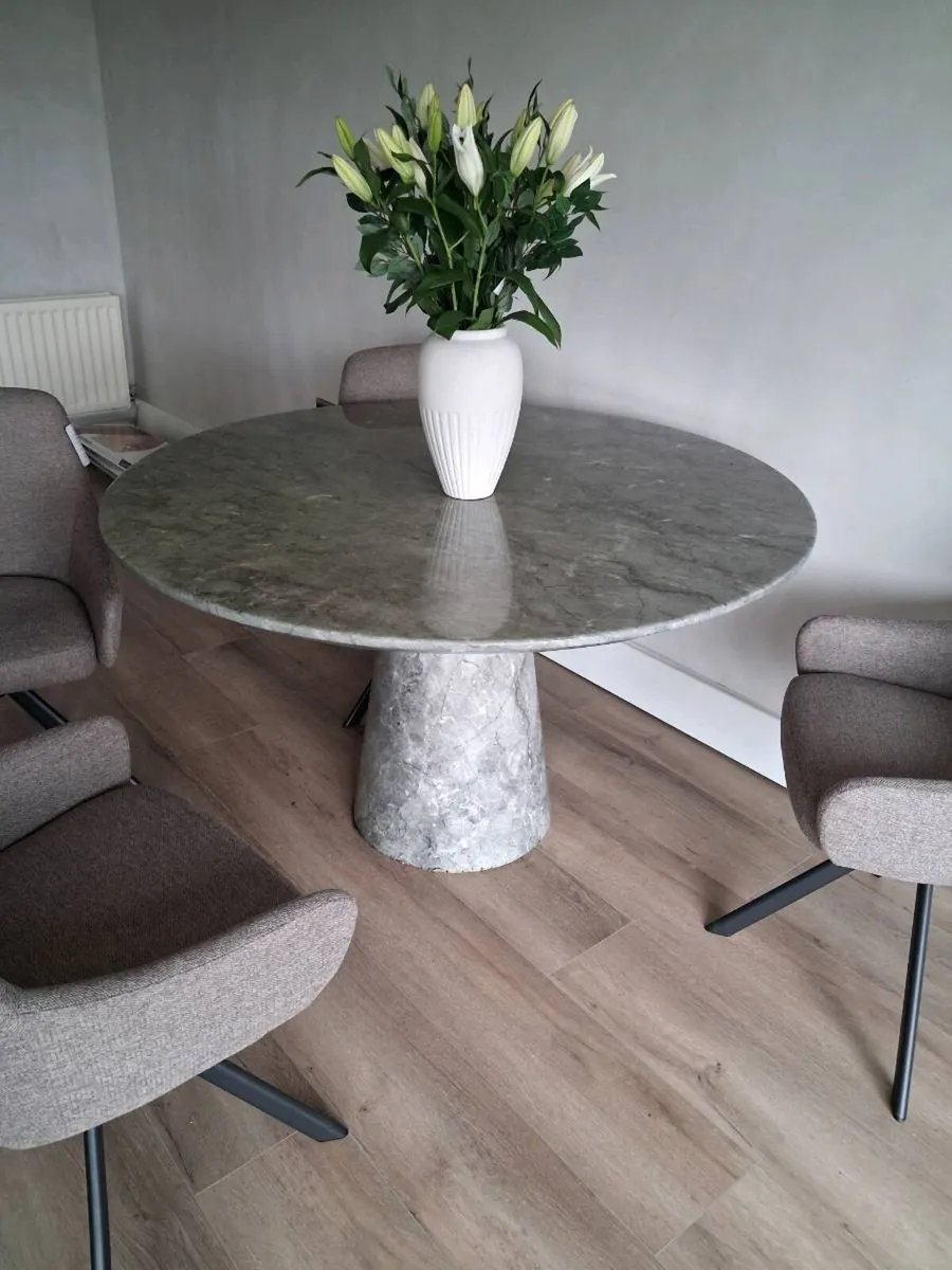 marble table - Image 1