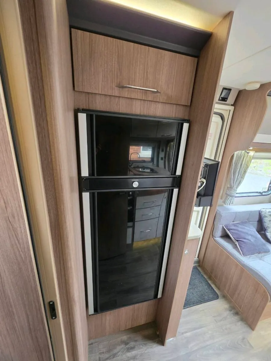 Coachman Laser 665 twin axel 2019 - Image 3