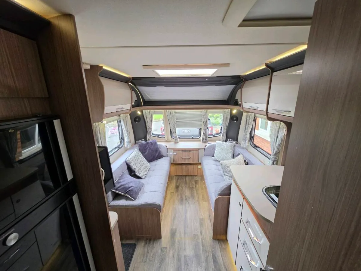 Coachman Laser 665 twin axel 2019 - Image 4