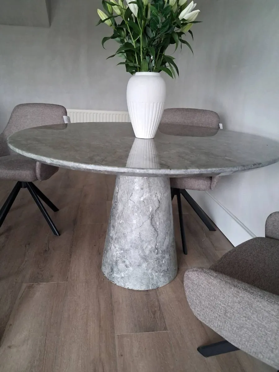 marble table - Image 2