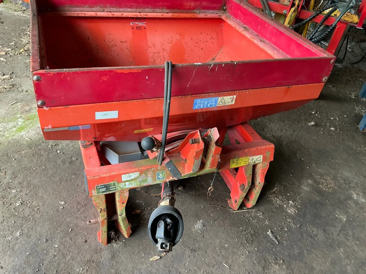 Rauch  MDS 65M Fertiliser Spreader - Image 3