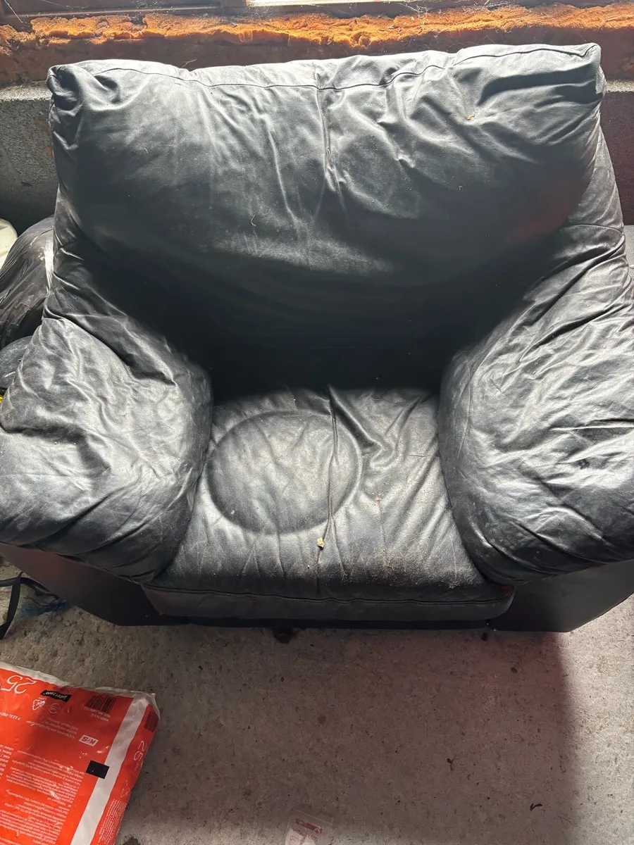 3 piece leather suite - Image 3