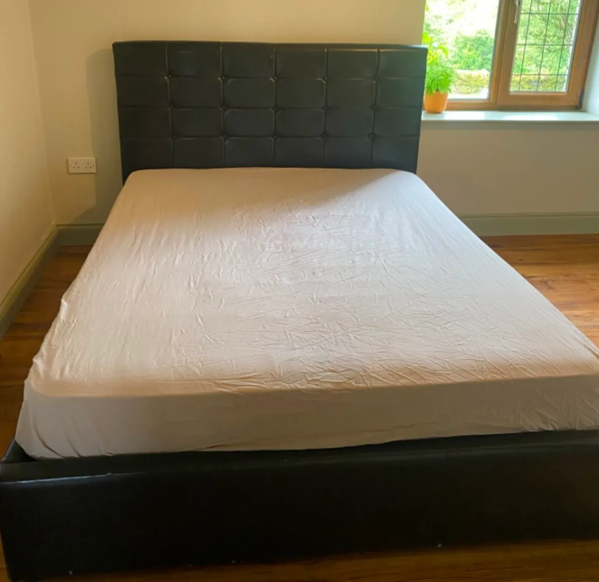 Queen Size Bed - Image 3