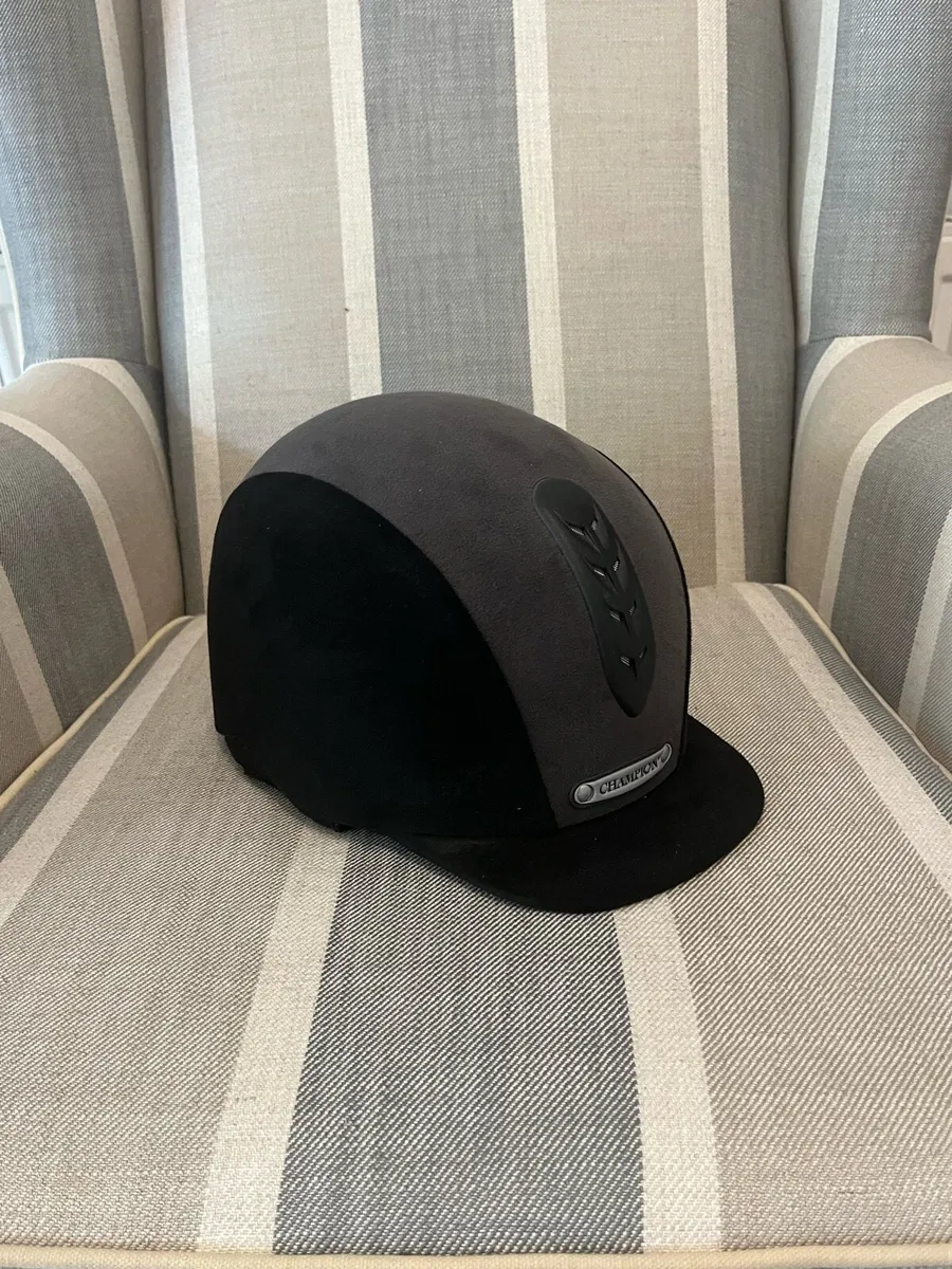 Champion riding helmet- size 58cm - Image 1