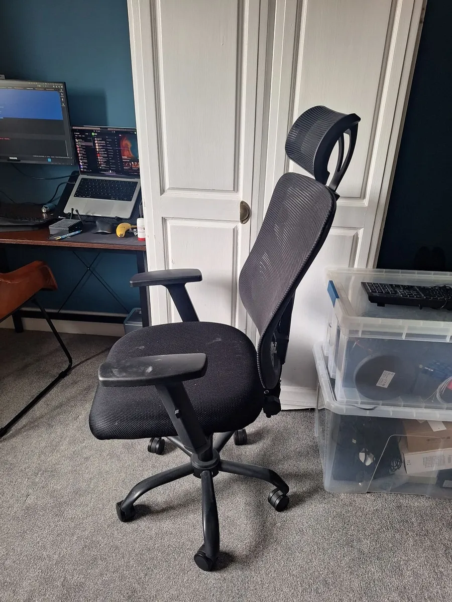 Desk, office chair - Image 2