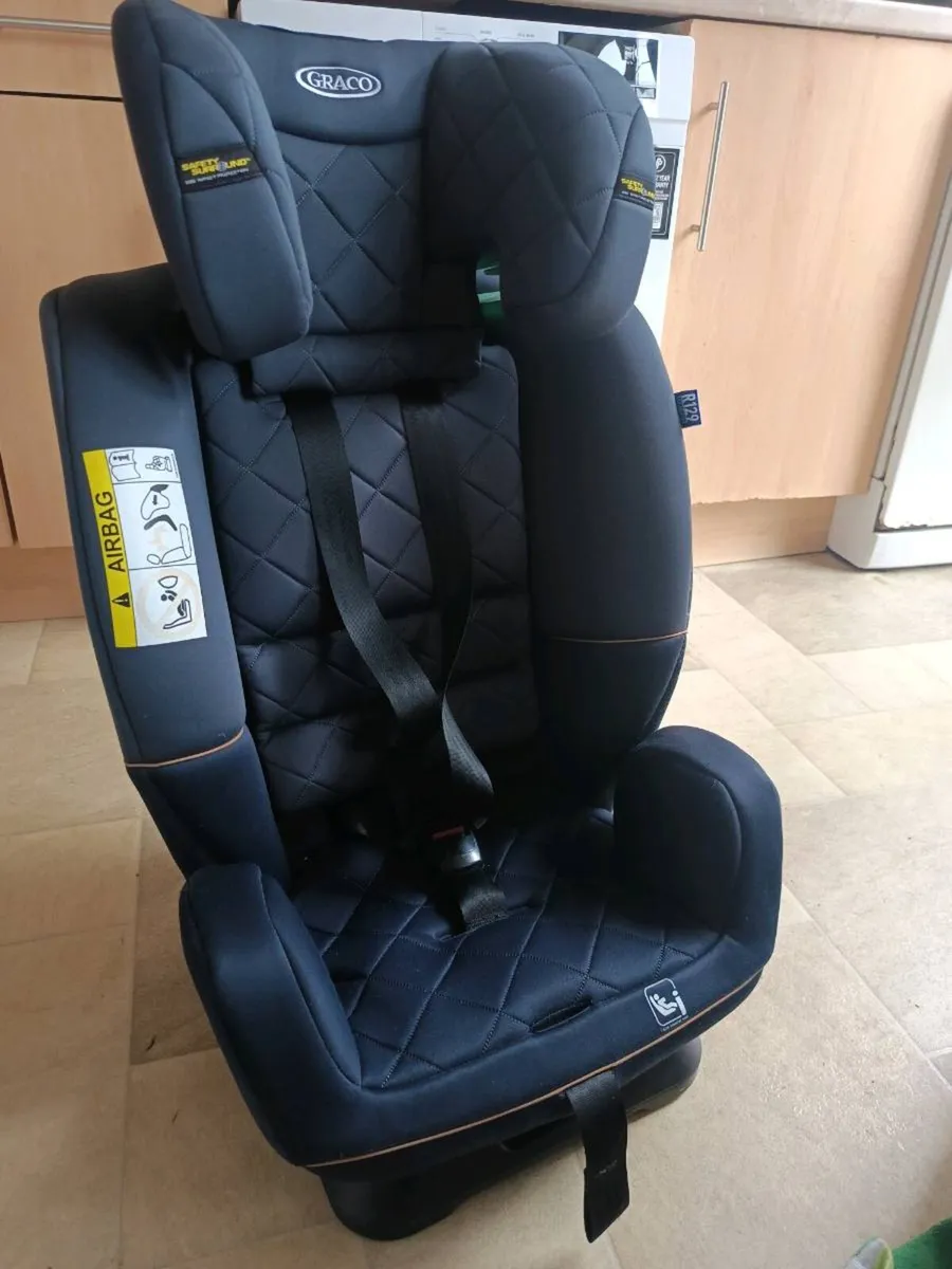 Car seat - Image 1