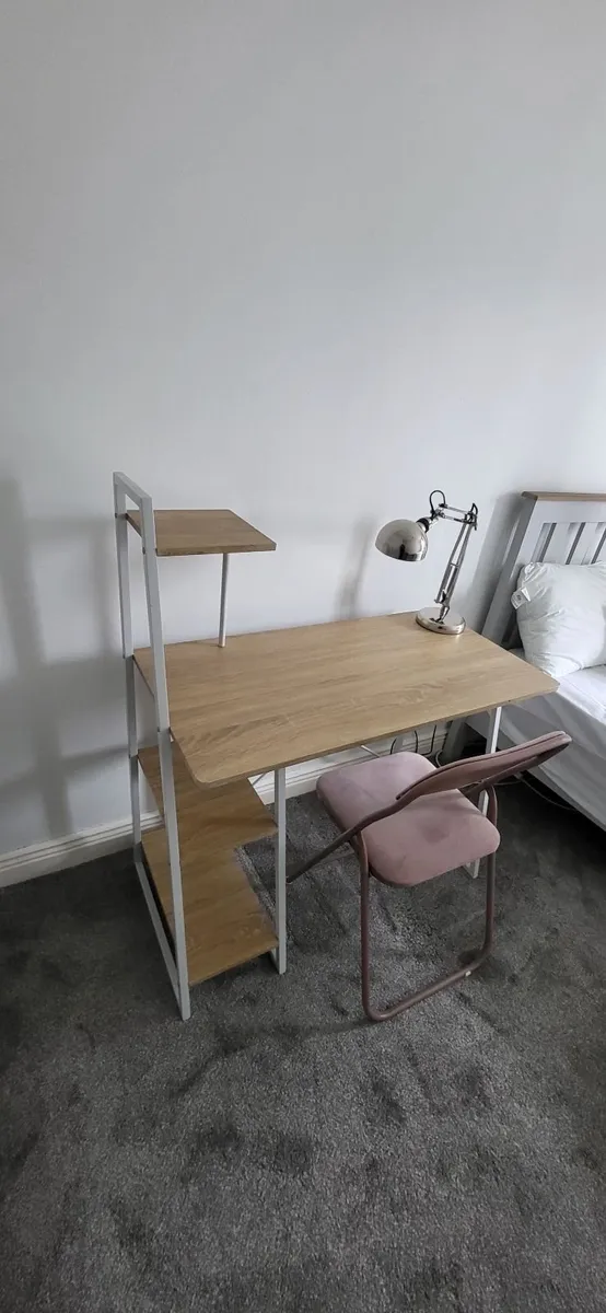 Desk with foldable chair and lamp - Image 1