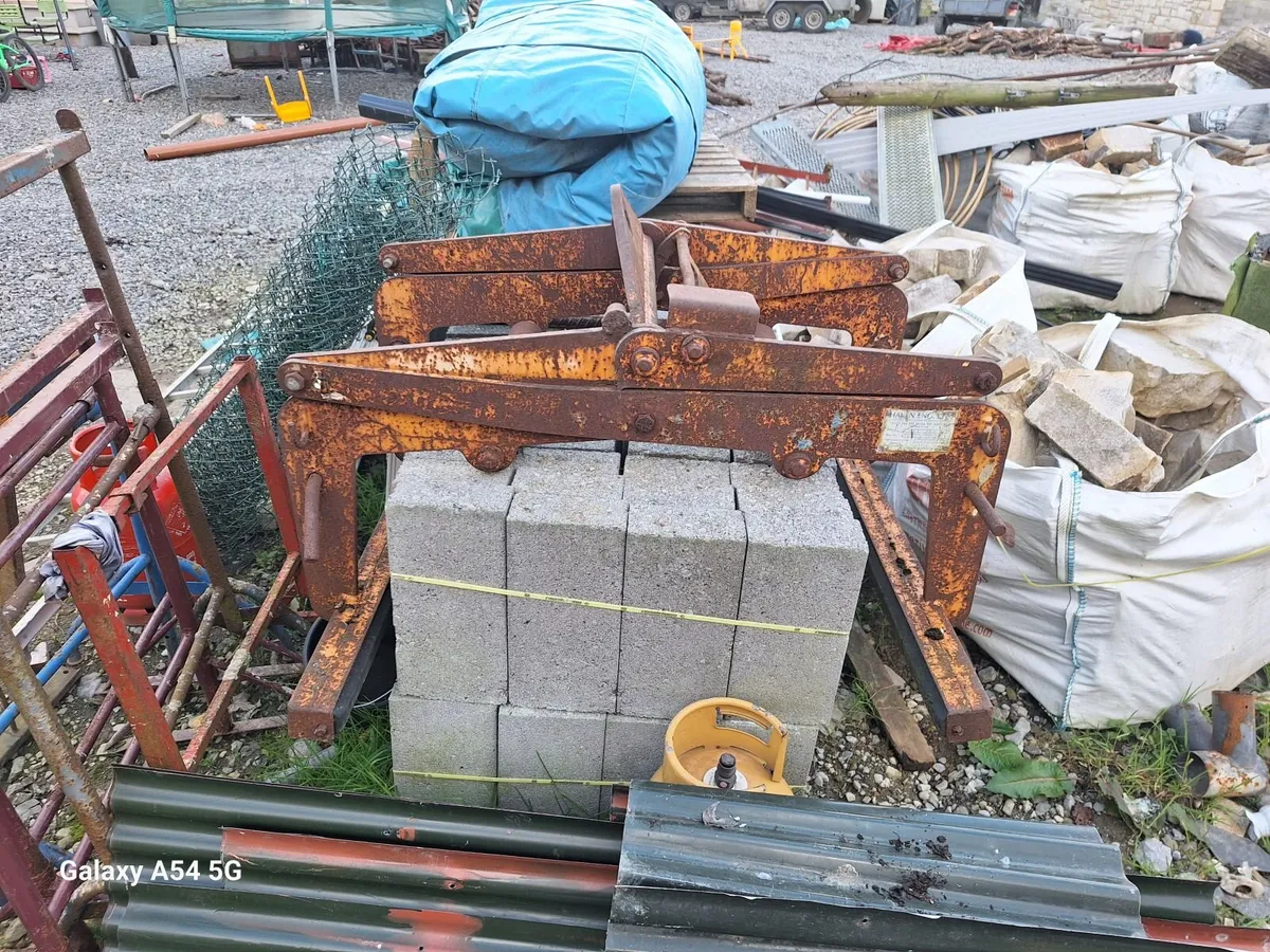Block grabs for sale - Image 3