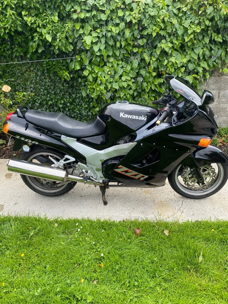 Kawasaki ZZR 1100 - Image 1