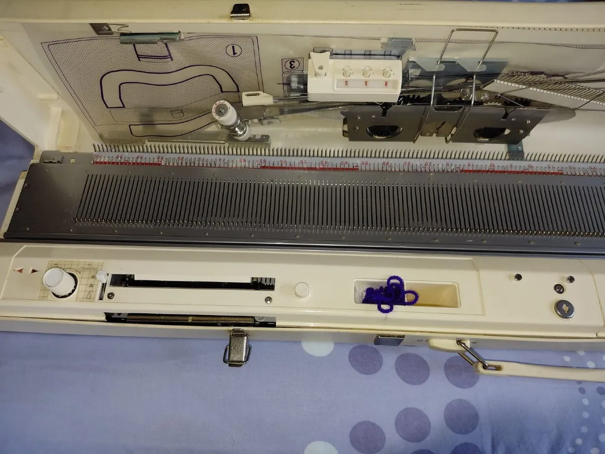 Brother Knitting machine - Image 4