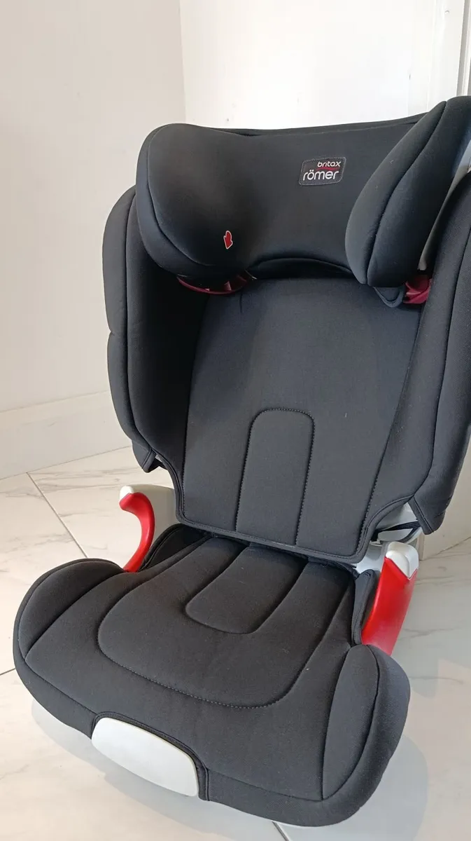 Britax Römer  Car Seat  — Excellent Condition - Image 1