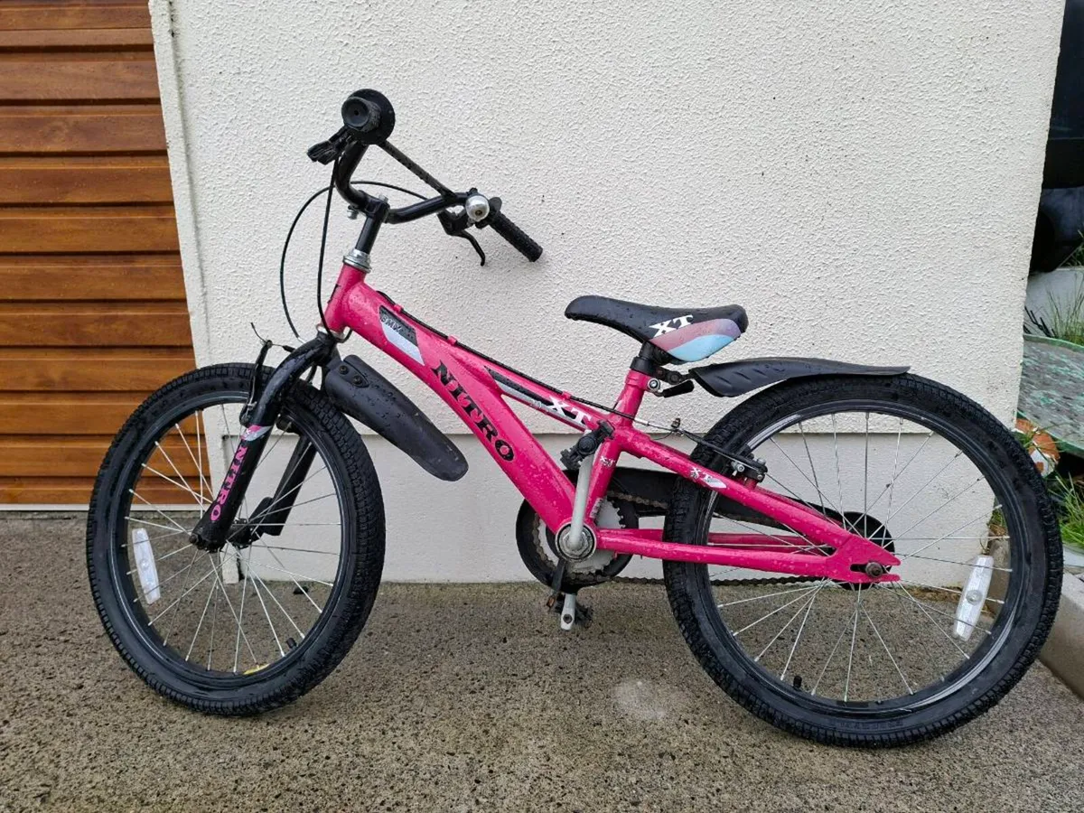 Girls bike 20 inch - Image 1