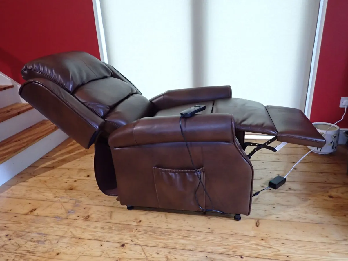 Electric Lift & Rise Recliner chair - Image 2
