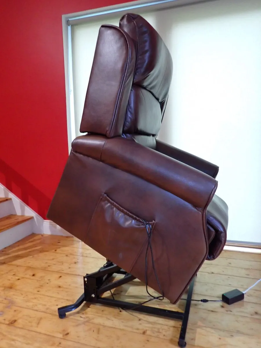 Electric Lift & Rise Recliner chair - Image 3