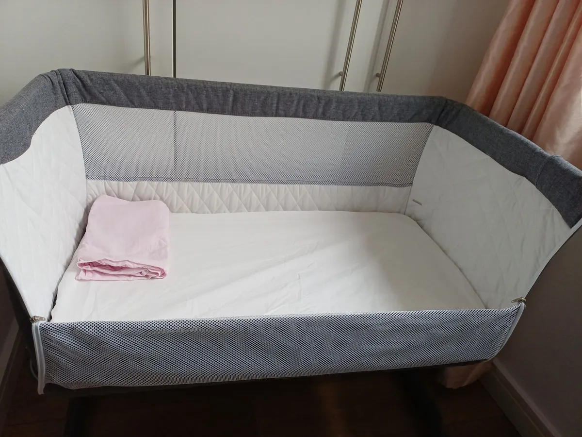 Babylo Cozy Sleeper Bedside Crib - Image 1