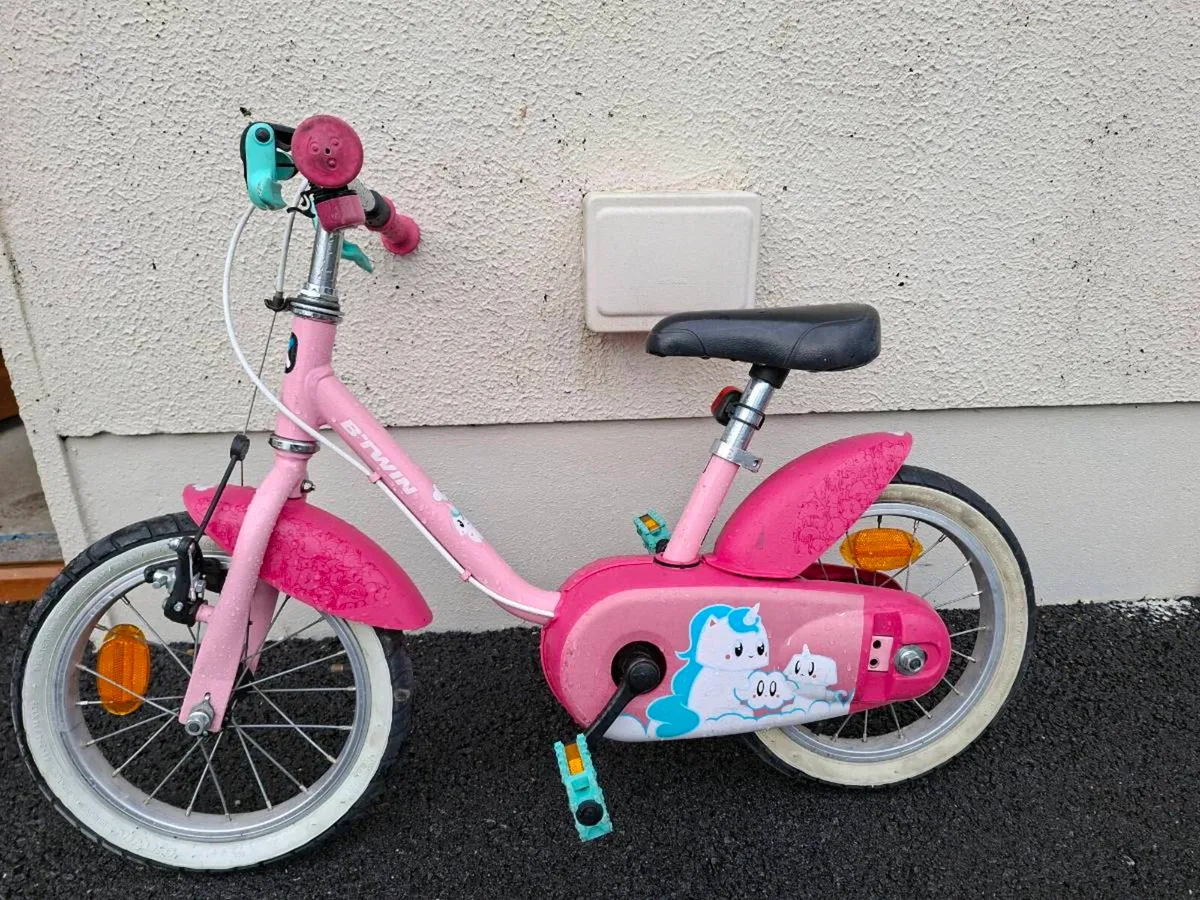 Girls 14 inch pink bike - Image 2
