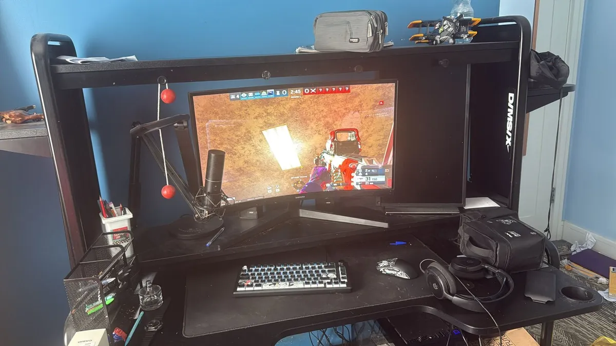 Gaming desk
