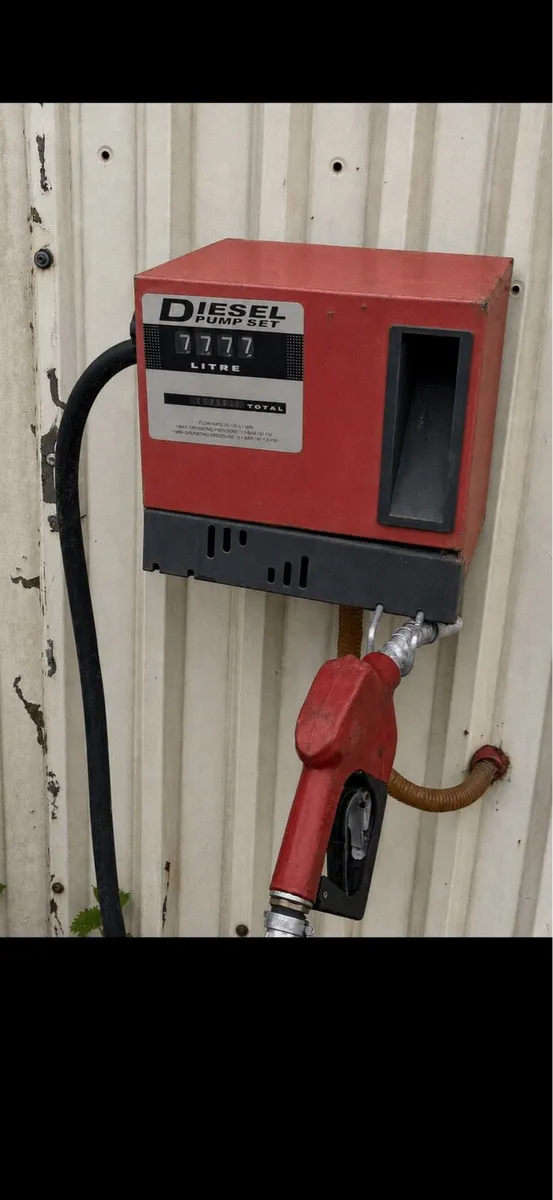 Diesal pump & 2000 litre tank - Image 1