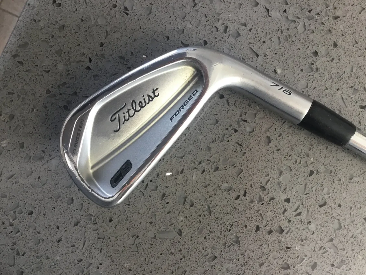 Titliest 4 iron 716 cb - Image 1