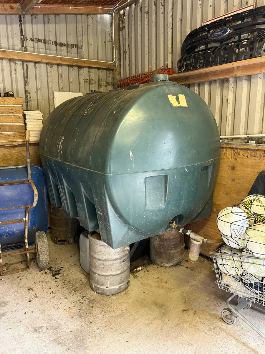 Diesal pump & 2000 litre tank - Image 2