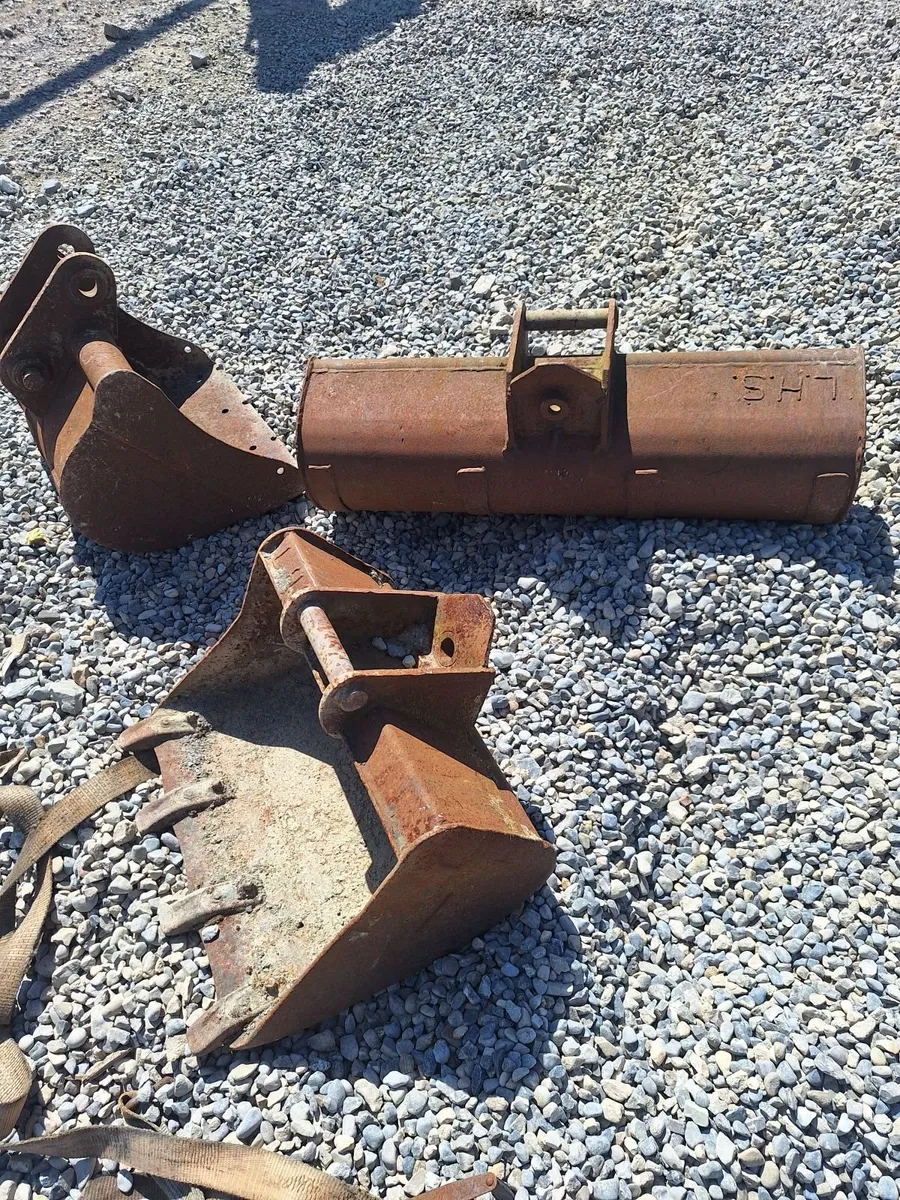 Digger buckets suits 1.5 ton - 3 ton digger - Image 1
