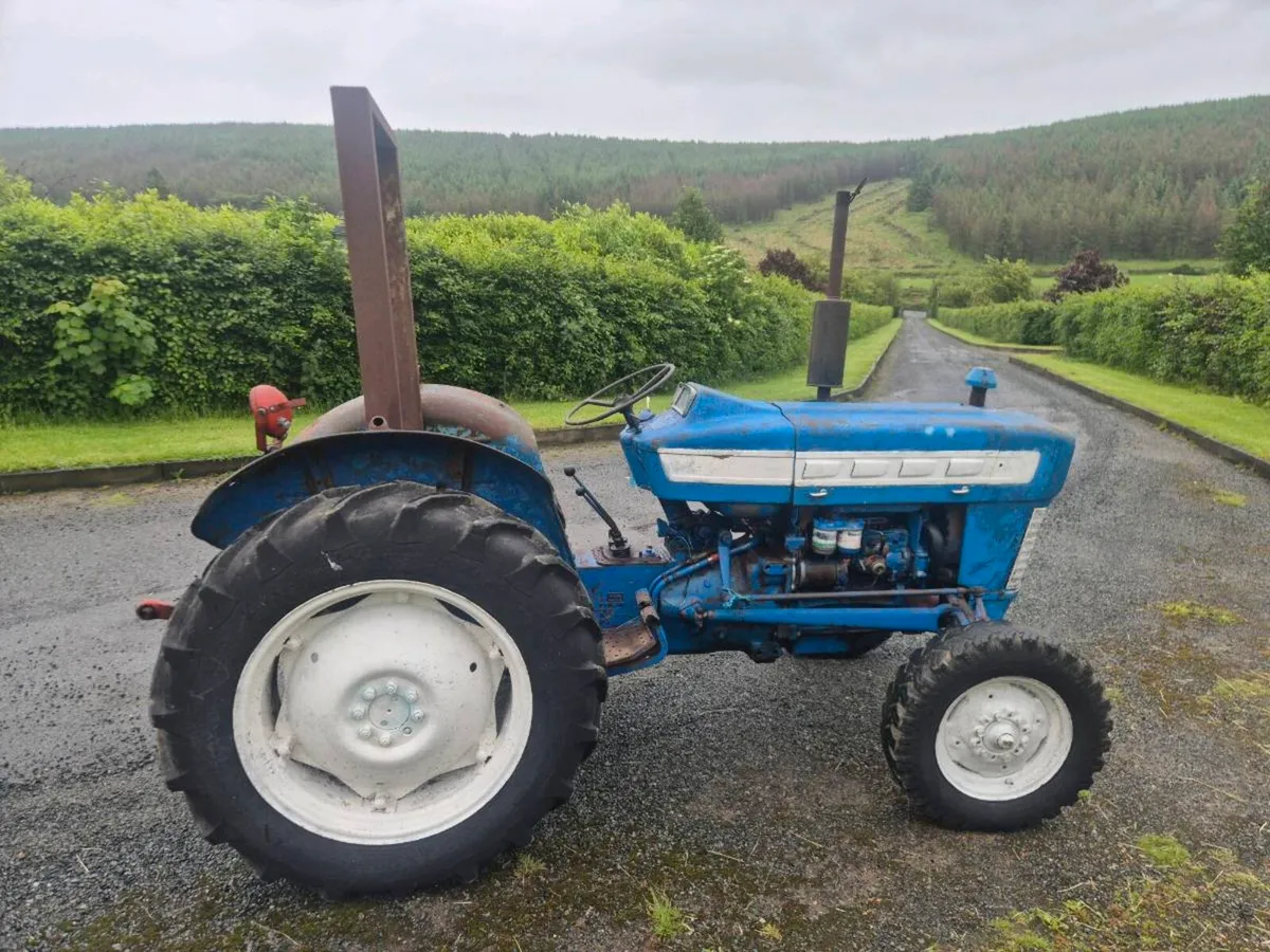 Ford 2000 - Image 2