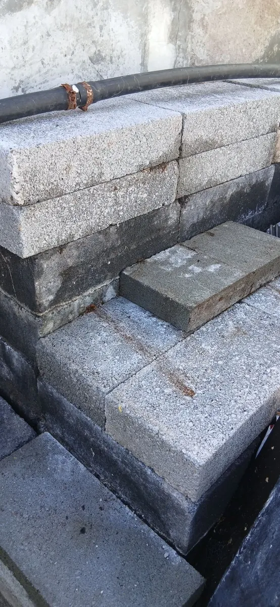 Concrete blocks - Image 1