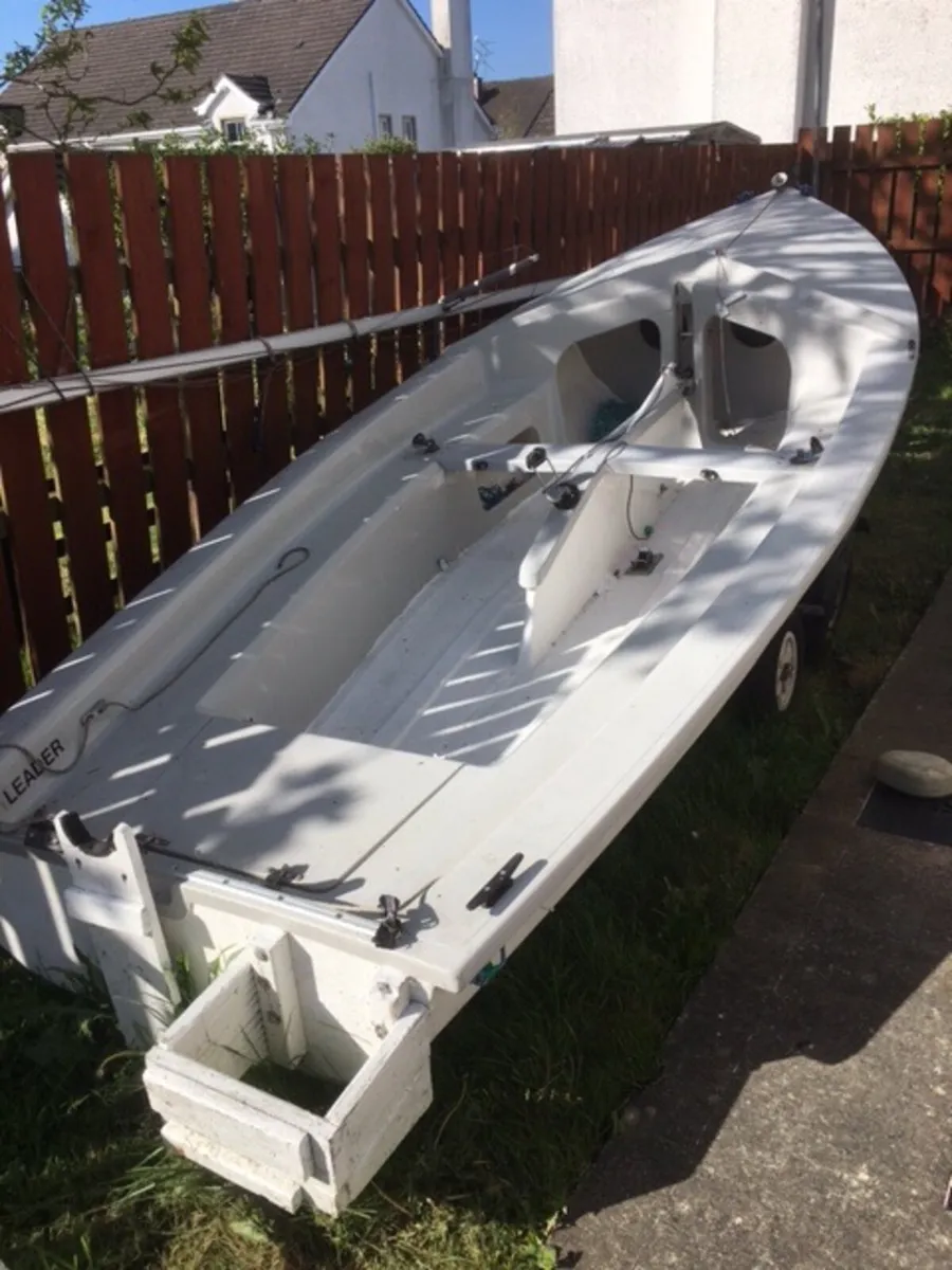 LEADER SAILING DINGHY 14' WITH ROAD TRAILER - Image 1
