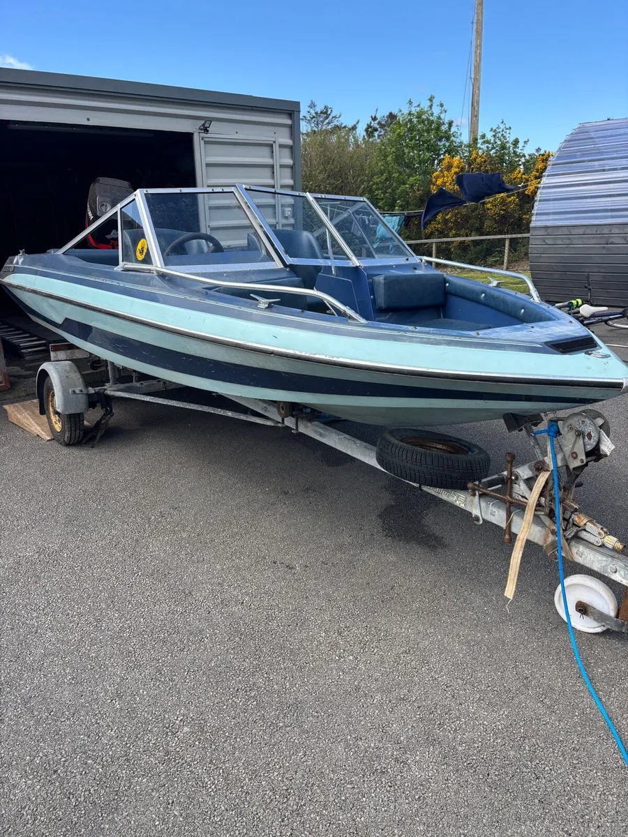 Glastron Speed Boat for sale - Image 1
