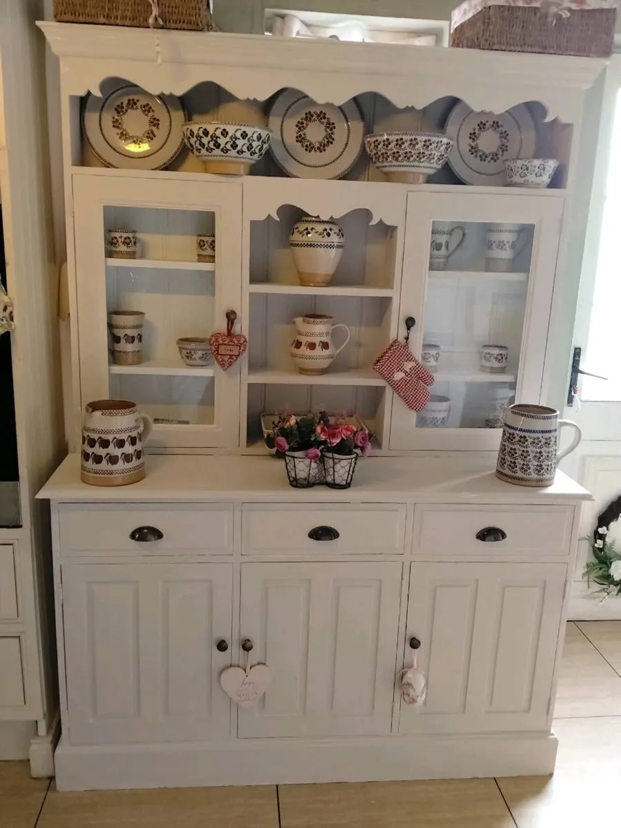 Solid kitchen dresser delivery arranged - Image 3