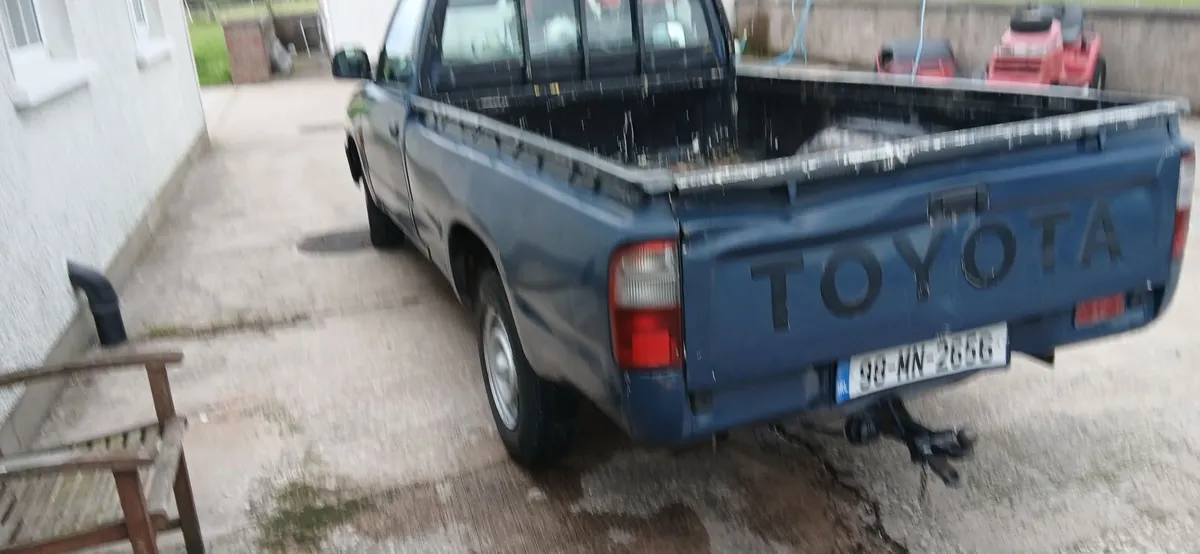 Toyota Hilux 1998 - Image 2