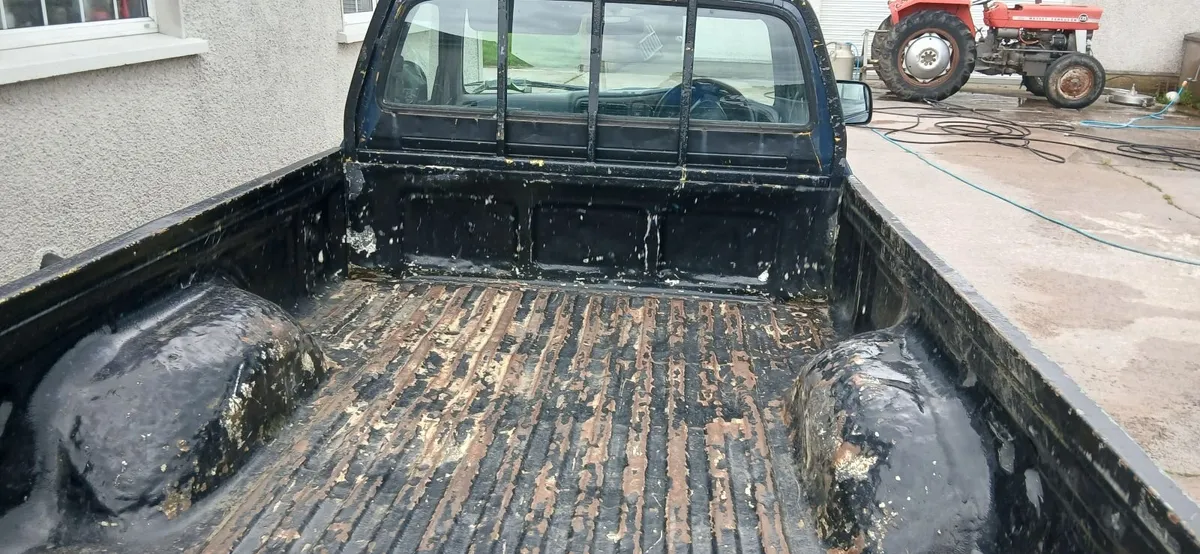 Toyota Hilux 1998 - Image 3
