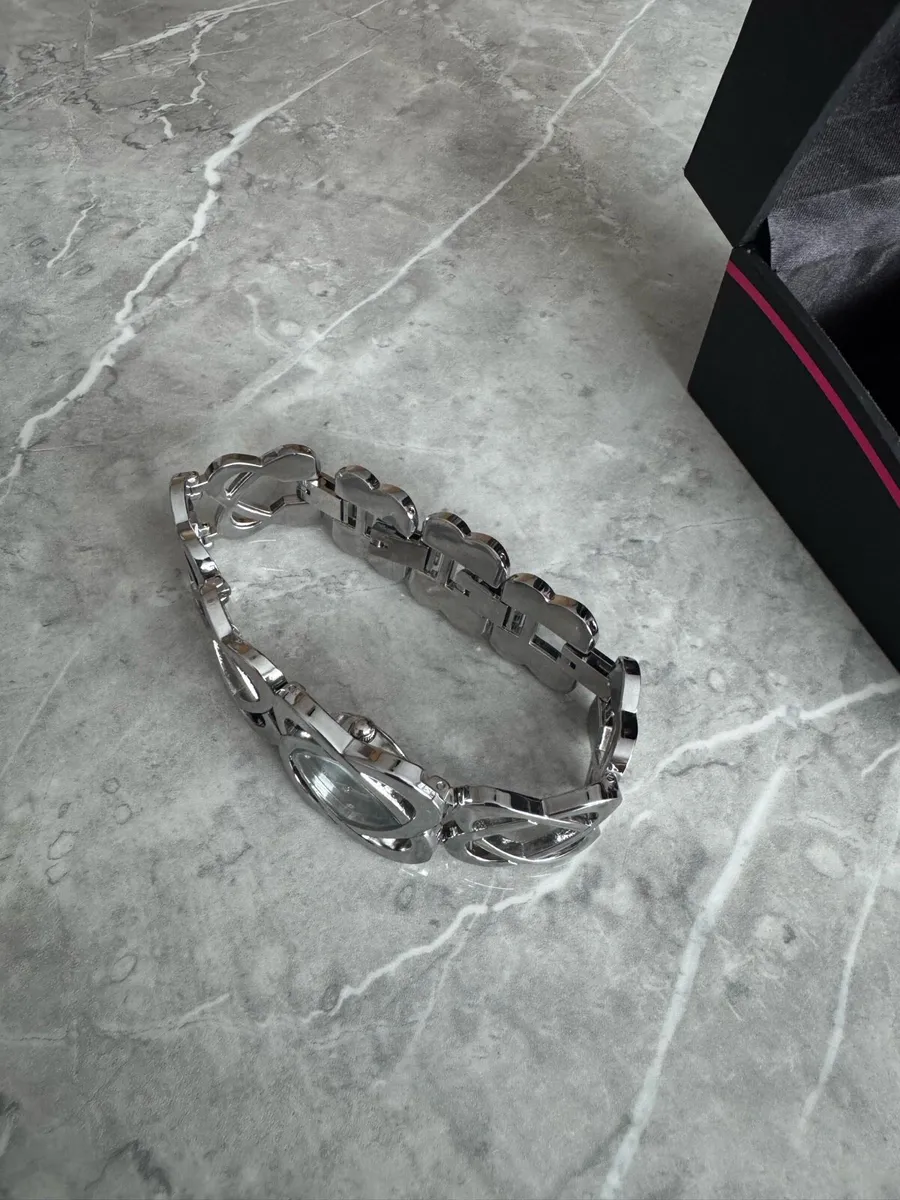 Women watch - Image 3