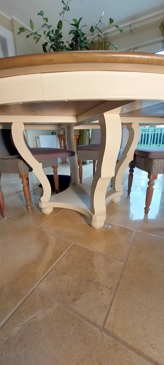 Dinning table and six chairs - Image 4