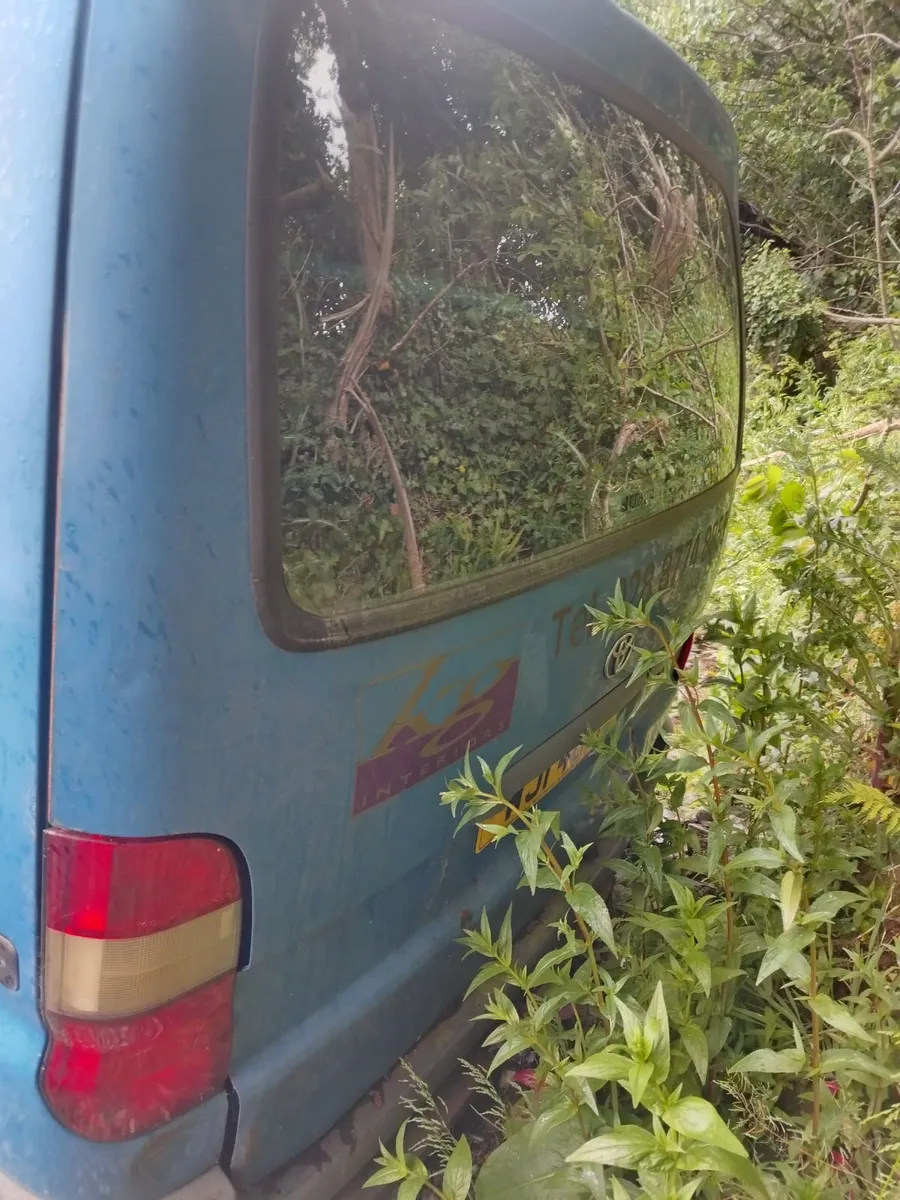 Toyota HiAce 1998 - Image 2