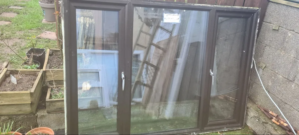 Triple glassed window