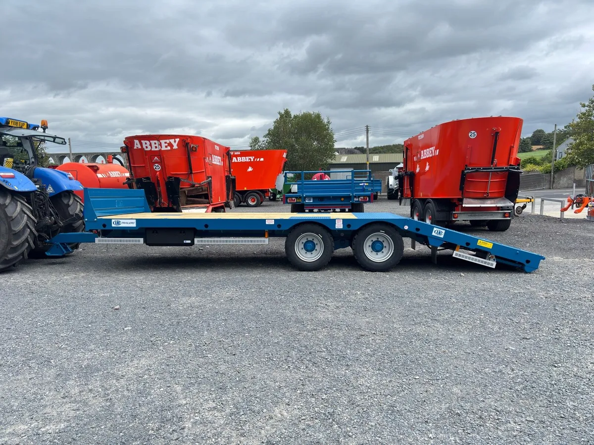 New Kane Hydraulic beavertail low loaders - Image 3