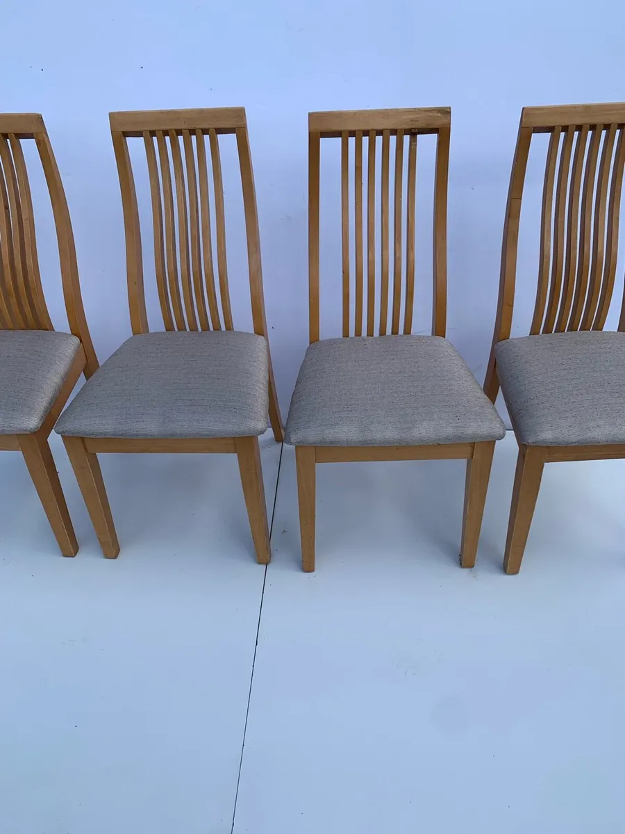 Four chairs - Image 1