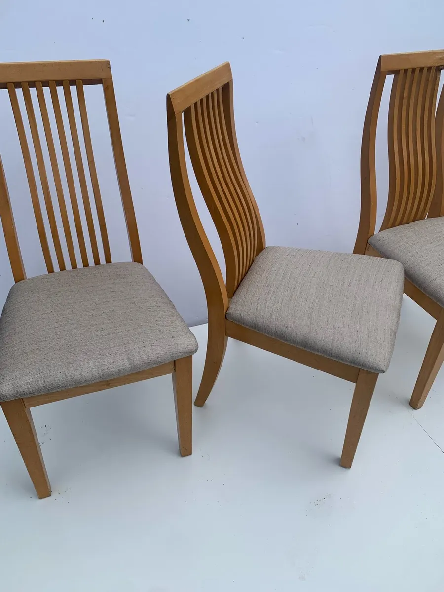 Four chairs - Image 4