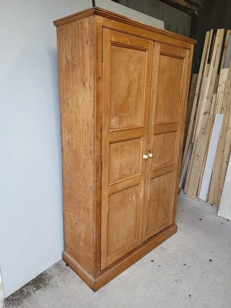 Antique wardrobe - Image 3