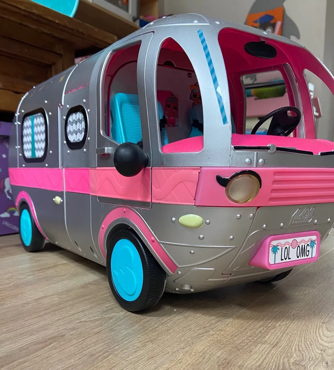 LOL Set - dolls and camper glam van - Image 1