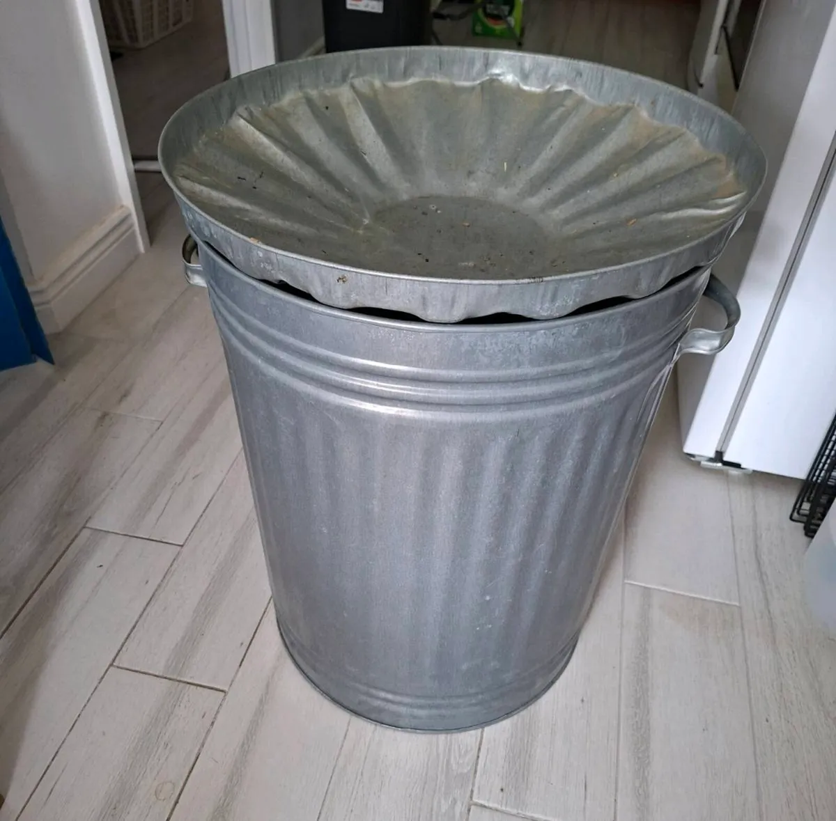 Galvanised Outdoor Bin 95 litres (Maynooth) - Image 2